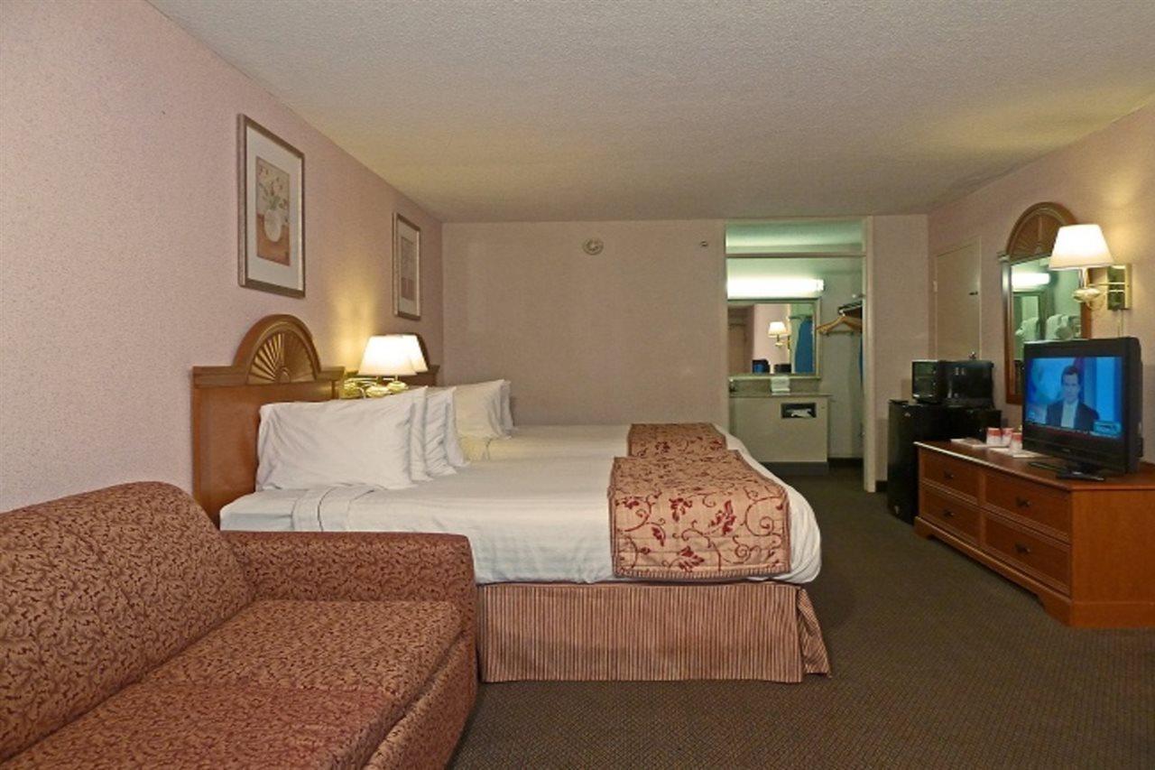 Ramada By Wyndham Asheville / Biltmore West Exteriör bild